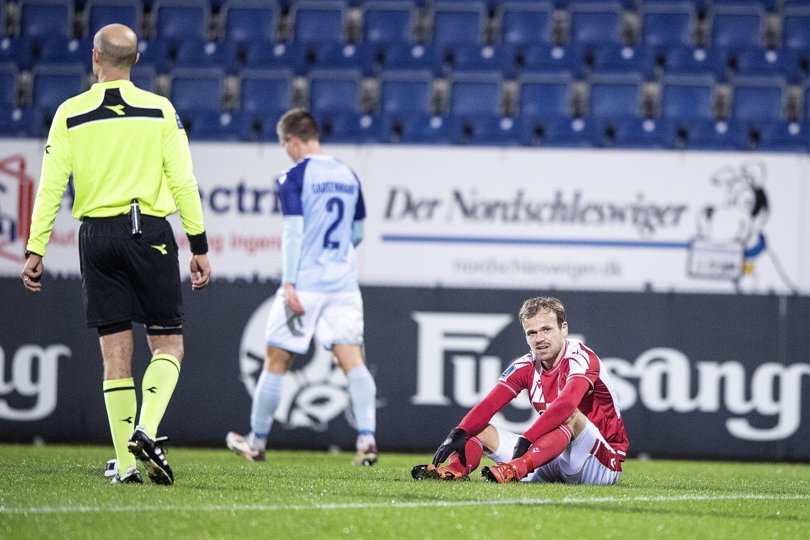 Lyskeproblemer tvang Iver Fossum ud af mandagens superligakamp i Haderslev. Foto: Torben Hansen