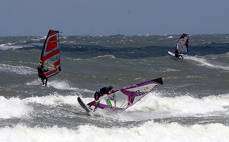 Surfstedet Middles øst for Hanstholm havn har i årevis været populært, men en ny skaterpark i samme område skal tilføre stedet en ny attraktion. Arkivfoto: Peter Mørk <i>Foto: Peter Mørk</i>