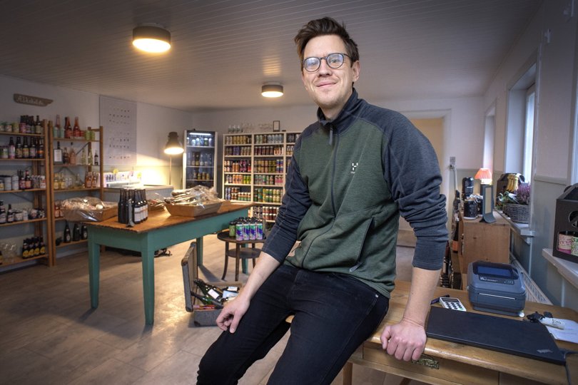 Henrik Lythe Jørgensen i den gamle konfirmandstue. Foto: Torben Hansen