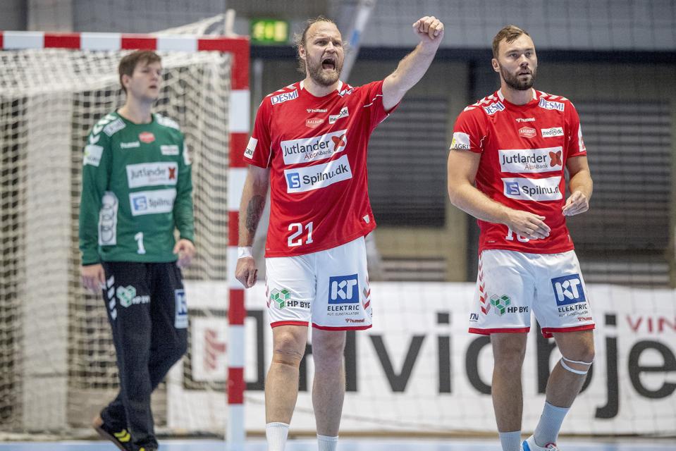 Henrik Møllgaard og holdkammeraterne besejrede Mors-Thy i sidste sæsons Super Cup, der blev spillet i Viborg. Denne gang får Aalborg Håndbold fordel af hjemmebane. <i>Arkivfoto: Lars Pauli</i>