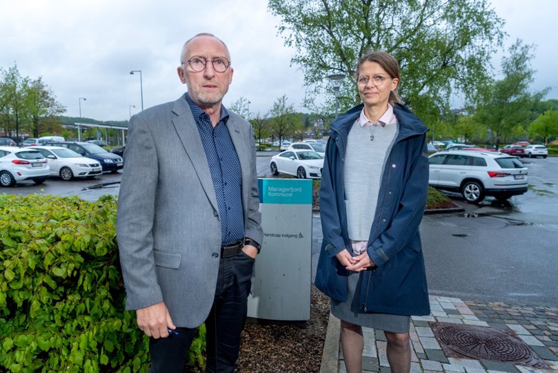 Borgmester Mogens Jespersen og kommunaldirektør Anne Velling ser store perspektiver i et nyt campus ved Hobro Havn. - Projektet kan give stolthed og optimisme i hele kommunen, er de enige om. Foto: Torben Hansen