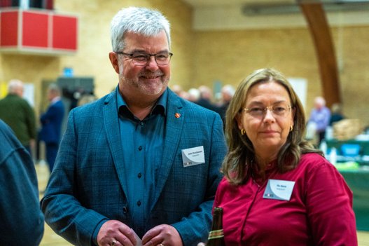 Smil hos socialdemokrater efter fine stemmetal til John Christiansen og Pia Storm. Foto: Diana Holm