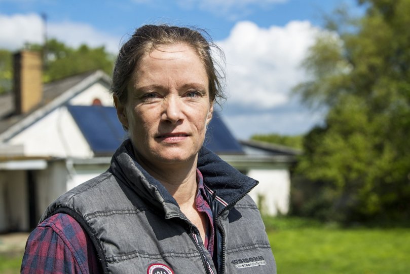 Britt Jørgensen flyttede med store drømme ind i sit hjem på Christianshåbsvej i august. Nu frygter hun at blive nødt til lade sig ekspropriere. Foto: Kim Dahl Hansen <i>Foto: Kim Dahl Hansen</i>