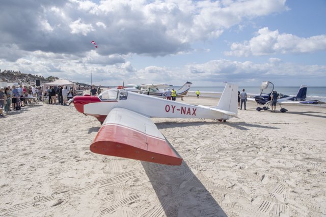 Flyet her var blandt de 20, der deltog i "Fly-In" på stranden i Blokhus søndag. Foto: Henrik Louis