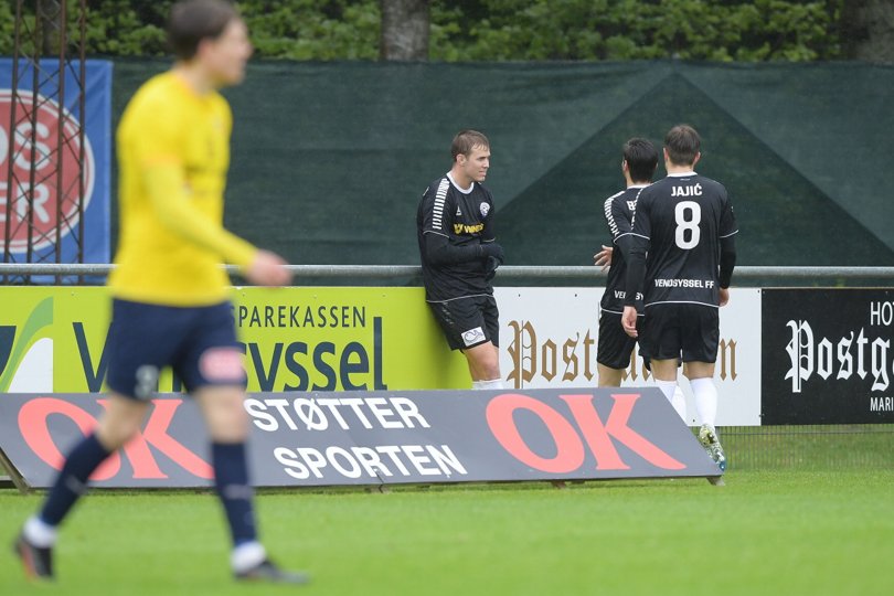 Lasse Steffensen har her bragt Vendsyssel foran 1-0 og venter på holdkammeraternes hyldest. Foto: Bente Poder