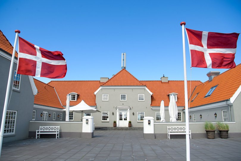 Det er nærmest en pompøs fremtoning, som Hotel Nor har, når man ankommer. Foto: Bo Lehm