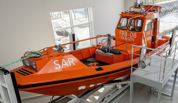 Den hurtige redningsbåd FRB-08 fra Skagen sejlede ud og fik bragt de to dykkere sikkert i land. Arkivfoto: Foto: Peter Broen