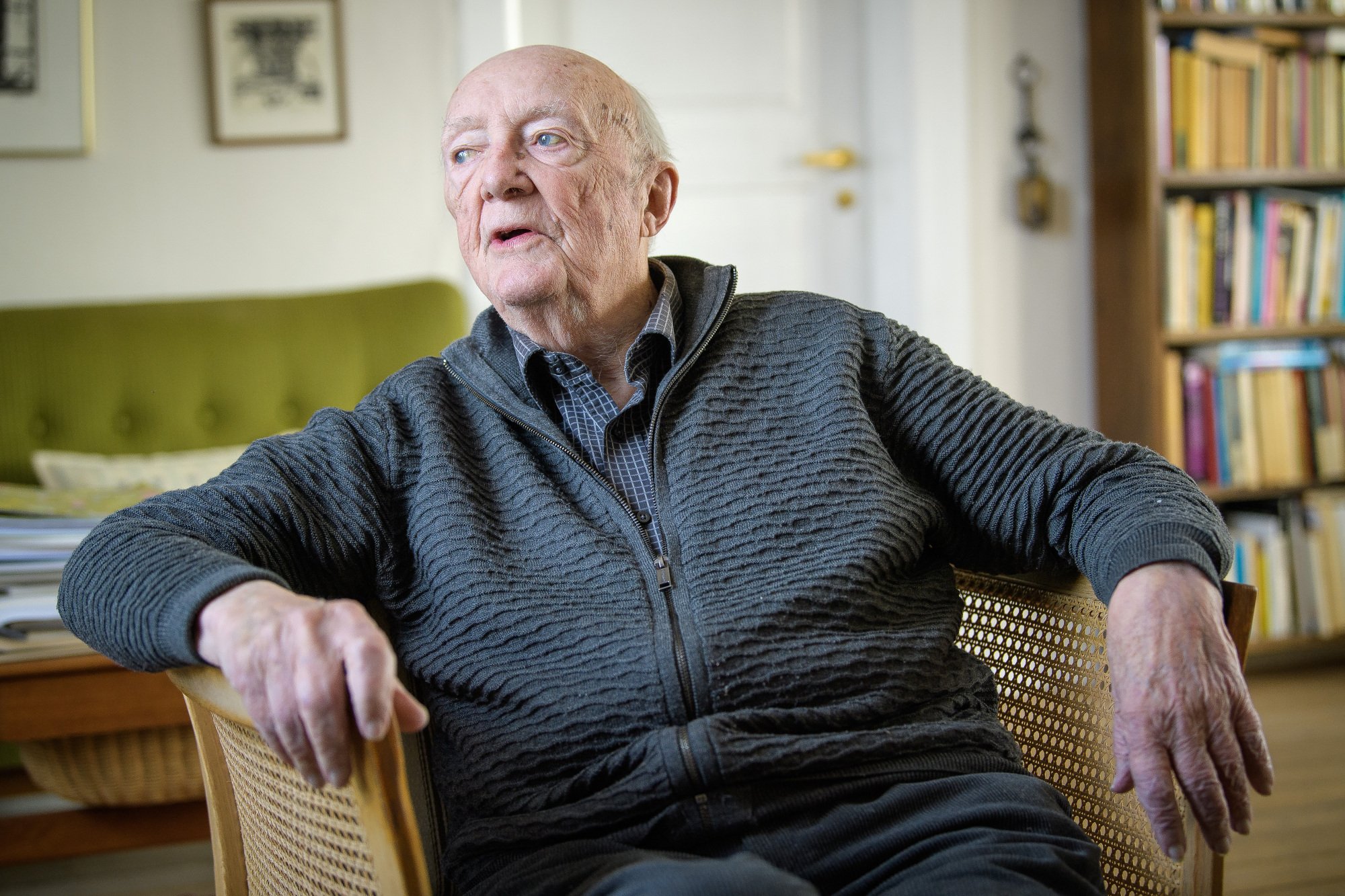 Nordjyskes anmelder er begejstret: 93-årig digter fra Mors er i topform