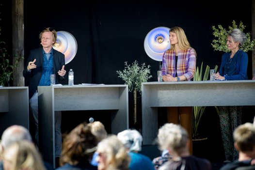 Kulturminister Ane Halsboe-Jørgensen (S) vil begynde sin opgave med at lytte til, hvad der skal til at få kulturlivet på benene igen - her på Kulturmødet Mors' første dag. Foto: Bo Lehm. <i>Bo Lehm</i>