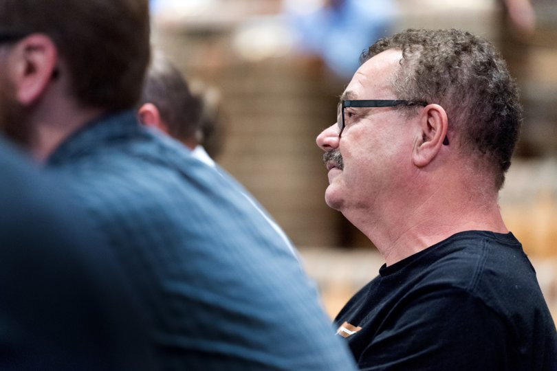 Fem ud af seks partier i Aalborg Byråd deriblandt EL og Per Clausen vil nu have undersøgt om bygherrer har fået lov at bygge mere, hvis de indgik en udbygningsaftale med Aalborg Kommune. Arkivfoto: Torben Hansen