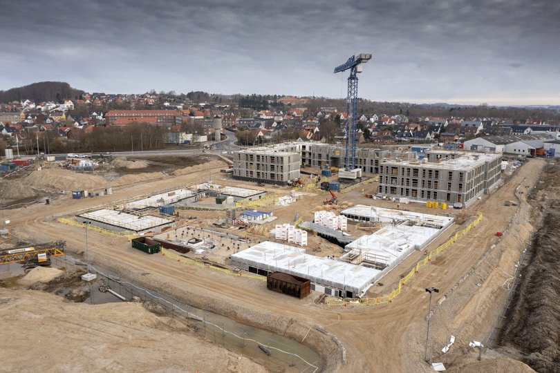 Der er gang i byggeriet i Aalborg Kommune bl.a. her på Stigsborg-grunden, og byggesagerne vælter ind af døren i Aalborg Kommune. Arkivfoto: Lars Pauli