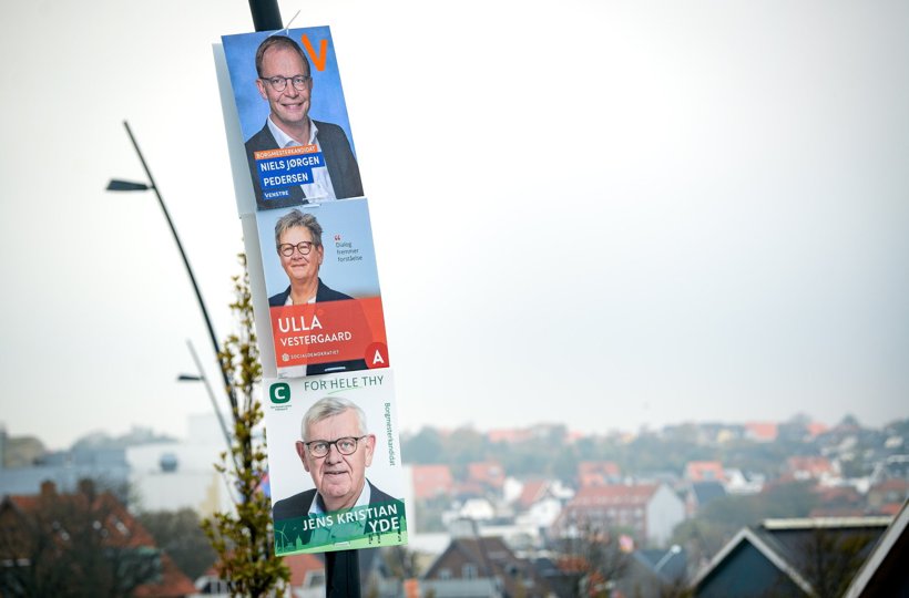 De tre mest oplagte bud på en borgmester i Thisted Kommune i en og samme lygtepæl. Foto: Bo  Lehm