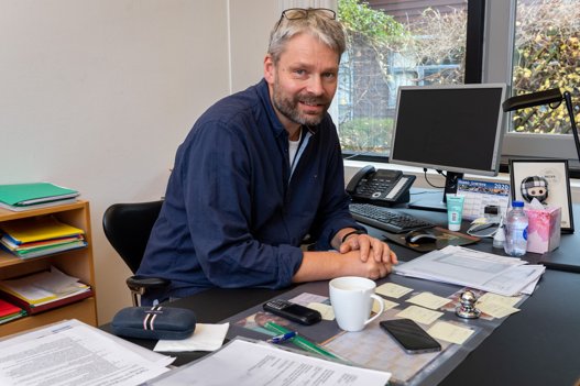 - Jeg under dem at flytte på havnen og blive samlet der, men jeg tillader mig at stille spørgsmålstegn ved, hvor visionært det er, siger Søren Urup, rektor på Mariagerfjord Gymnasium. Arkivfoto: Peter Broen <i>Foto: Peter Broen</i>