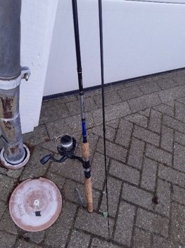 En lystfisker efterlod sin fiskestang på kajen i Nørresundby. Foto: Fiskeristyrelsen