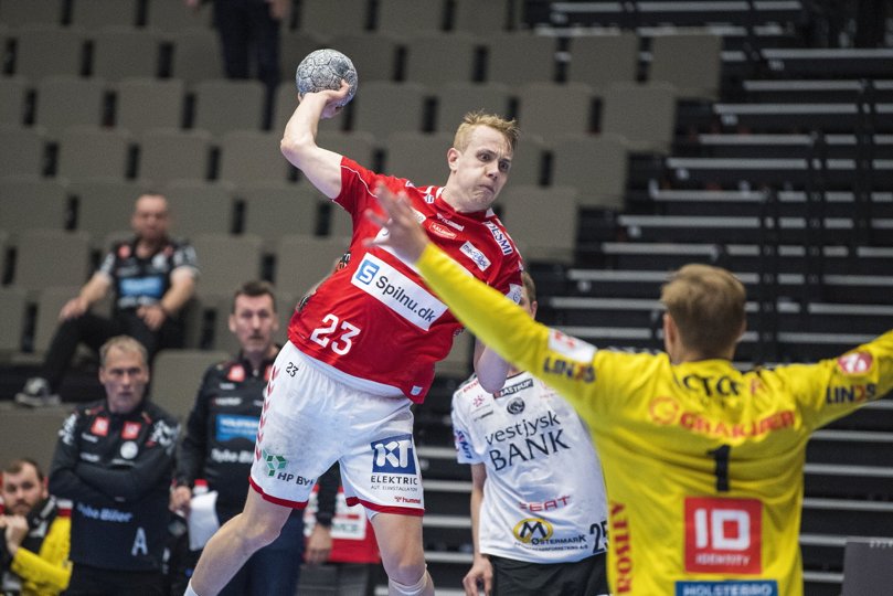Buster Juul scorer her et af sine mange mål i søndagens kamp. Foto: Kim Dahl Hansen <i>Foto: Kim Dahl Hansen</i>