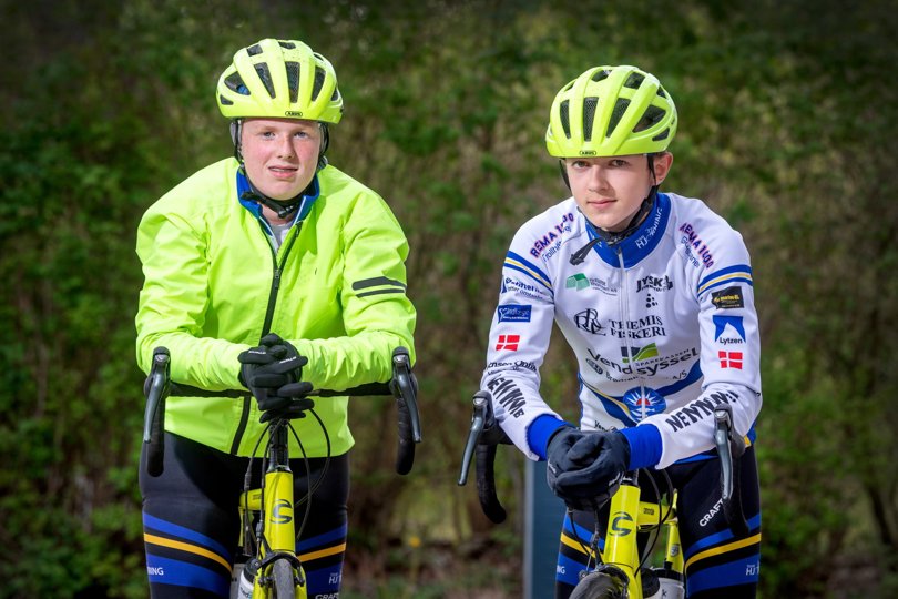 Daniel Svendsen og Noah Iversen er blandt rytterne på Team Hjørring Youth, der sammen med de voksne på Team Hjørring forhåbentlig skal køre mod Paris 8. juli.