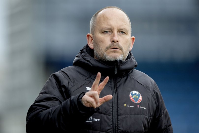 Michael Kryger glædede sig fredag over, at Hobro sikrede sig en ny sæson i 1. division. Han har ikke travlt med at få afklaret sin egen fremtid. Arkivfoto: Lars Pauli <i>Foto: Lars Pauli</i>