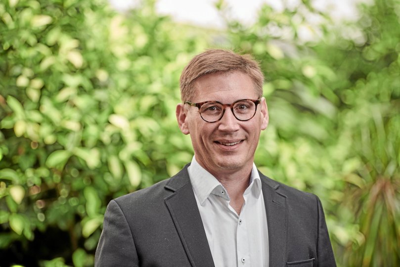 For Joseph Kristensen, chef for SerEnergy, var det en chokerende oplevelse, da en ansat blev anholdt sigtet for spionage.