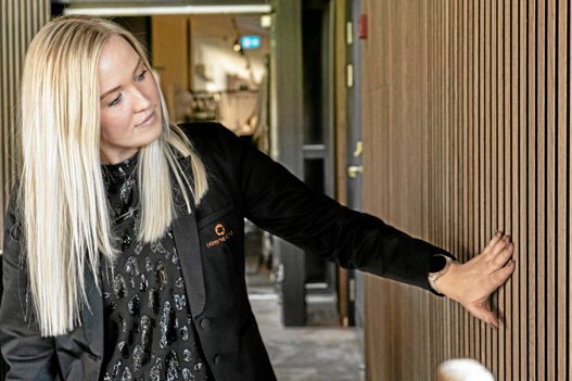 Restaurantchef Mette Andersen glæder sig over HimmerRigets nye look. Privatfoto