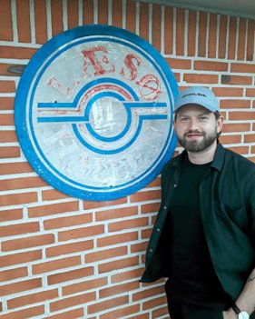 26-årige David Strøm har tænkt sig at blive på Læsø hele sommeren, og han er godt tilfreds med, at øens befolkning får muligheden for at blive vaccineret, inden sommerens gæster ankommer. Foto: Jacob Nymann Jensen <i>Jacob Nymann Jensen</i>