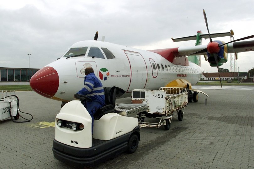 DAT's ATR-fly er ikke godkendt til at lande, når sigtbarheden er nul eller tæt på. Så de måtte pænt vente i fem kilometers højde, indtil der var et hul i tågen. Arkivfoto: Henrik Bo <i>© Henrik Bo</i>