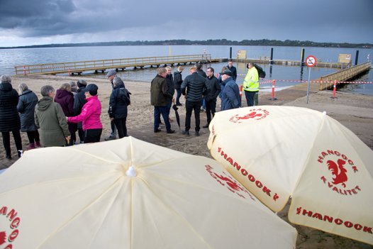 Den yderste del af broen er en flydebro, der skal afkobles og flyttes til lystbådehavnen om vinteren. Foto: Bo Lehm. <i>Bo Lehm</i>