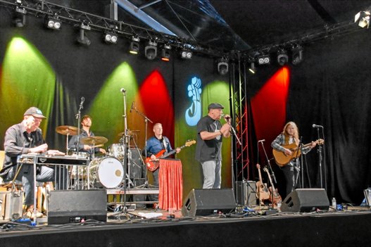 Slåbrock Band præsenterer numre fra bandets nyeste album i Arden 4. juni. PR-foto
