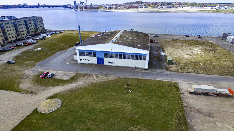 Gasværksvej 25, Aalborg er solgt til Norlys, der vil bygge domicil på havnen. Grunden er udlagt til erhvervsområde. Sælgerne af grunden tjener millioner på handlen. Foto: Martel Andersen <i>Foto: Martél Andersen</i>