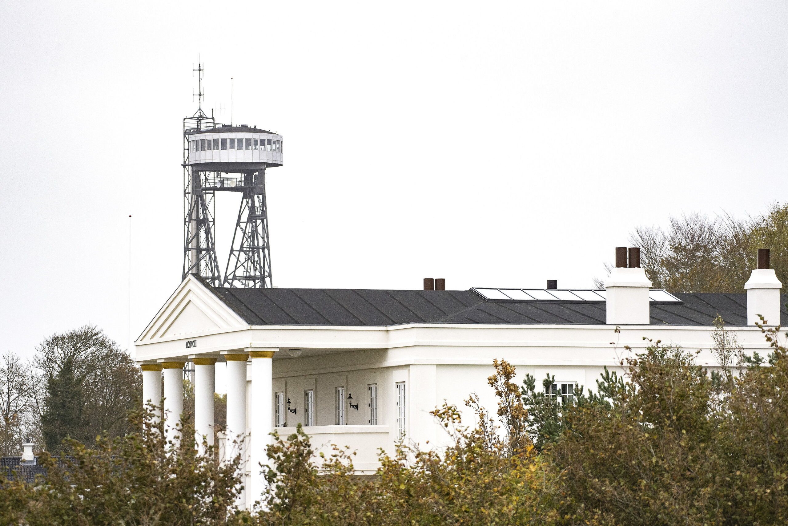 Nordjysk palæ er Danmarks suverænt største bolighandel: Knuser Hellerup-villa