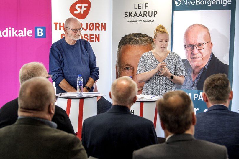 To vælgere med stærke holdninger, Preben Christensen fra Hobro og Marie-Louise Buus Laustsen fra Hadsund, sparkede gang i debatten til Nordjyskes Omvendte Vælgermøde i Hobro. Foto: Lars Pauli <i>Foto: Lars Pauli</i>