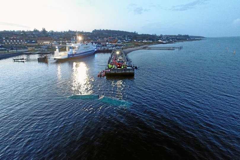 Var sikkerheden i orden på Hvalpsund-færgen, da lastbilen røg i vandet? Det undersøges nu af Søfartsstyrelsen. Foto: Jan H. Pedersen