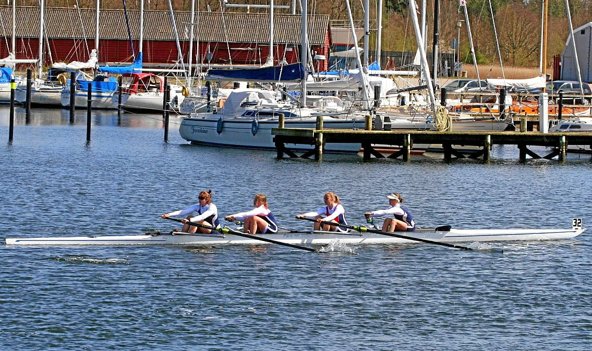 I juniorpigernes firer uden styrmand viste Lea Lübeck og Maria Jeppesen fin form sammen med Marie Christensen og Liv Jensen fra Ægir i Aalborg. Privatfoto