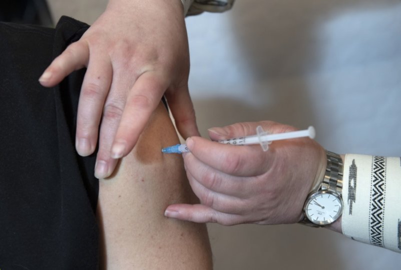 - Nu kommer der et lille prik! Drop-in-vaccinationssteder på vej i Aalborg Kommune. Foto: Lars Horn/Baghuset