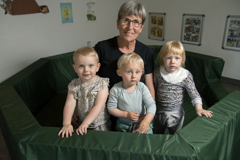 Hvad er bedre end at være sammen med børn som Frida, Rod og Victoria? Det har Vestrups måske mest børneglade oldemor ikke opdaget endnu. Foto: Henrik Louis Simonsen <i>Foto:Henrik Simonsen</i>
