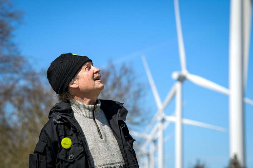 - Det vigtige er jo, at vi overholder naturloven. Vindmøllerne kan ikke bare få lov til at stå, fordi det er et stort projekt, der er opført, siger Sten Søndergaard, næstformand for Danmark Naturfredningsforening i Vesthimmerland. Foto: Bo Lehm <i>Bo Lehm</i>