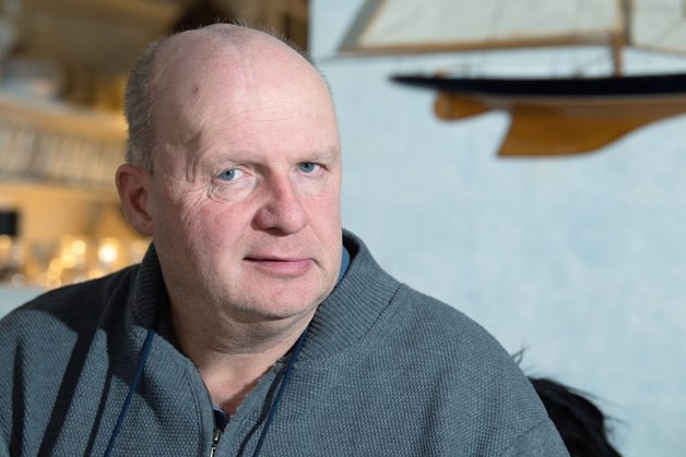 Erik blev hjerneskadet af giftige dampe og måtte sælge sit hus nu får