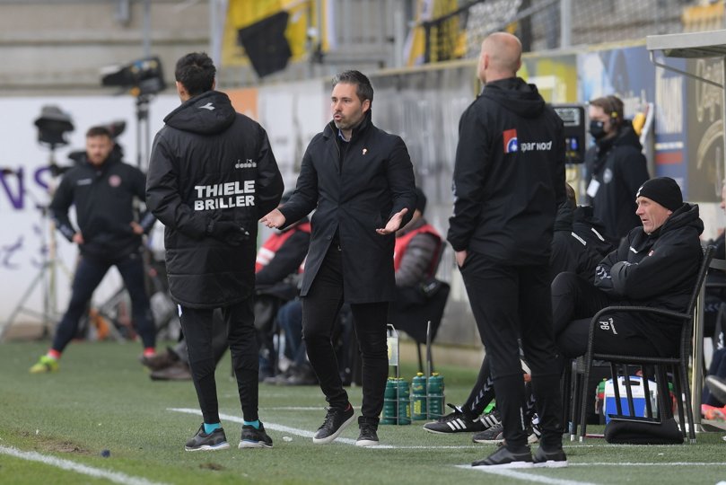 AaB's cheftræner, Martí Cifuentes, var en skuffet mand efter nederlaget i Horsens. Foto: Bente Poder