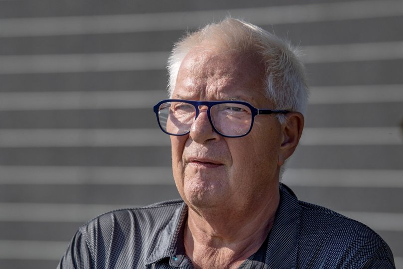 Jens Arne Hedegaard (V) var borgmester i Brønderslev Kommune frem til og med 2007. I dag er han dybt skuffet over sit eget parti som følge af planen om at sælge dele af Brønderslevs gamle stadion. Foto: Henrik Louis <i>Foto:Henrik Simonsen</i>