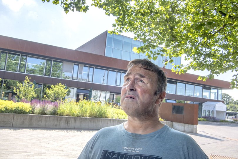 For kort tid siden måtte Nordjylland sige farvel til den folkekære Hans Holtegaard. Men skuespilleren fortjener at spille en rolle i mere end de 68 år, som han nåede leve. Det mener Peter Roesdahl fra Hjørring. Foto: Henrik Louis <i>Foto:Henrik Simonsen</i>