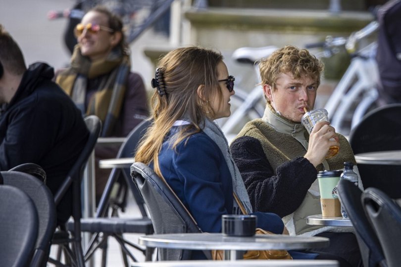 Så er der igen åbnet på barer, cafeer og restauranter i Nordjylland. Foto: Martel Andersen