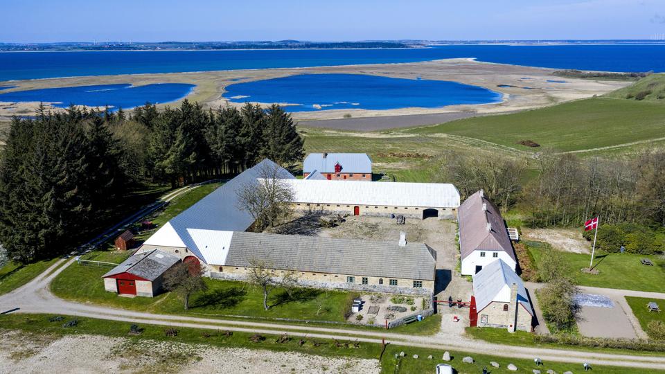 Medlemmerne af den frivillige forening, der fremover skal stå for driften af Skarregaard, skal bekræfte driftsaftalen med Morsø Kommune på en ekstraordinær generalforsamling 26. september. <i>Arkivfoto: Henrik Bo</i>