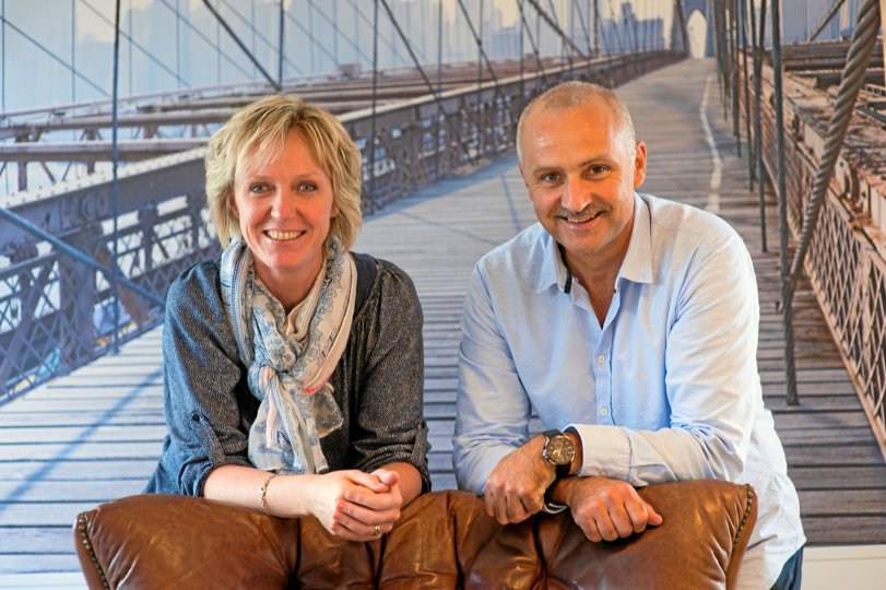 Helle Frostholm Skjærbæk fra Ljørslev og Arne Spicer Lindgren fra Glyngøre overtog NIC Denmark i 2015, og siden er det gået fremad for vindueslysnings-producenten. Privat foto