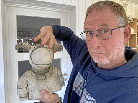 Ja, hvorfor ikke? Pippi Langstrømpe i rumdragt er vist aldrig set før ... men nu står i altså i Hjallerup. Foto: Lars Høj