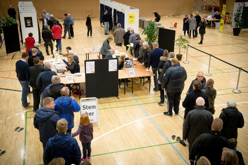 Stemmeafgivning i Nykøbing Hallen 2017. Snart går det løs igen. Arkivfoto: Bo Lehm