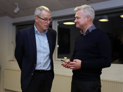 Borgmester Karsten Nielsen (til venstre) bremser på trods af anbefalingen fra sin administration politianmeldelsen mod kommunaldirektør Peter Pietras (til højre). Arkivfoto: Kirsten Østergaard