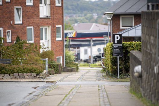 En kvinde blev natten til søndag forsøgt voldtaget i området mellem Rema 1000 og Brogade/Mariagervej i Hobro - nu viser det sig, at der siden 2019 har været flere tilsvarende overfald netop på dette sted. Foto: Henrik Bo <i>Foto: Henrik Bo</i>