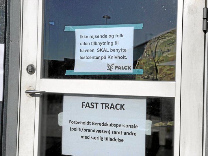 Nu ryger skiltene ned. Foto: Calle