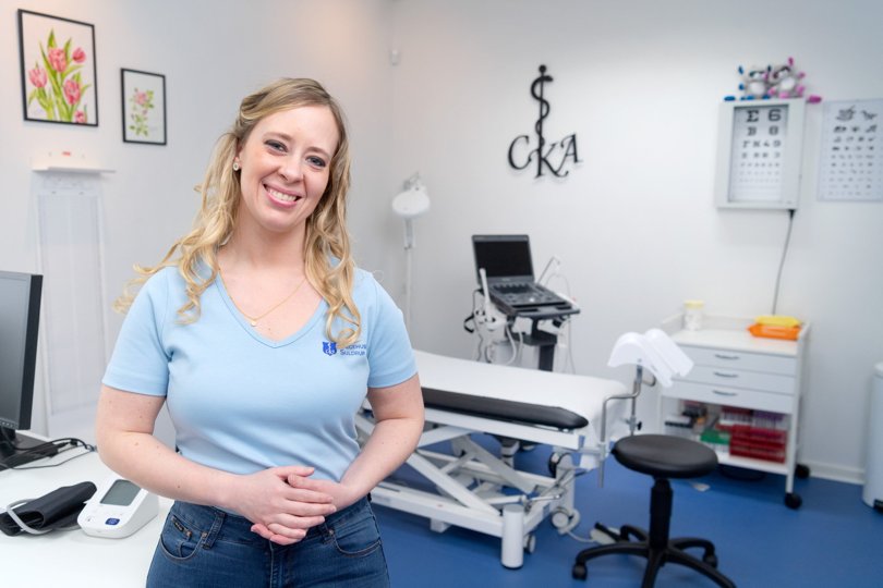 Camilla Kjær Amelung i det nyindrettede lægehus, klar til patientkonsultationer fra tirsdag formiddag efter påsken, hvor hun åbner.