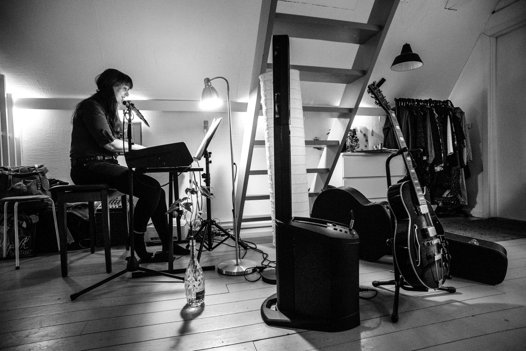 Musik og sangskrivning har altid fyldt meget i Majas liv. Foto: Torben Hansen