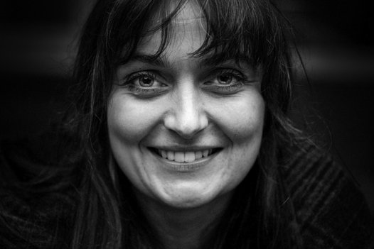 - Jeg skulle åbenbart helt ned i gulvet for at rejse mig op igen, siger Maja. Foto: Torben Hansen